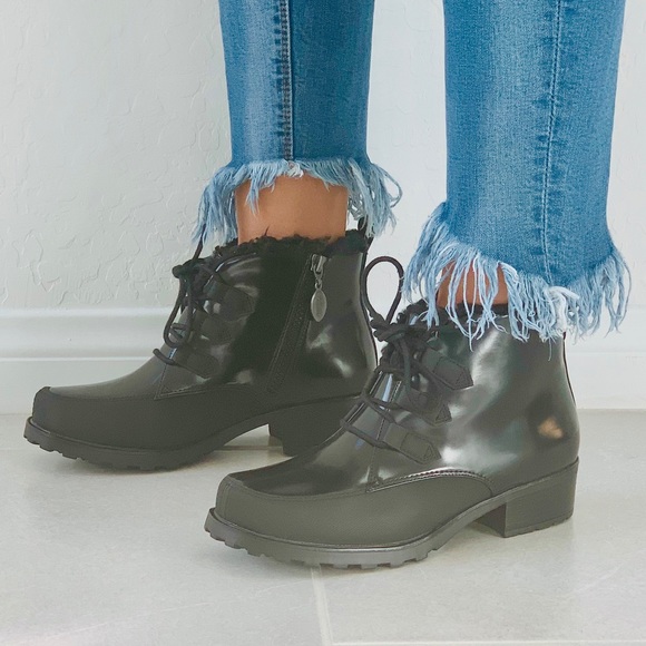 NIB Water Resistant Fur Lined Winter Ankle Boots - Picture 3 of 8